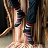 Calcetines casuales para hombre raya cromática cinco pares de calcetines hombre con el diseño final ropa diseñador de moda estilo algodón sin caja 200924