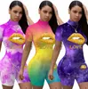 Sommaren nyaste kvinnors modebindning Korta jumpsuits Kort ärm Hög nackläpptryck Färgglada Rompers Bodysuit229m
