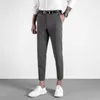 Pantaloni da completo da lavoro Tinta unita da uomo Pantaloni a nove punte sottili e delicati Abbigliamento da uomo Pantaloni da completo casual da ufficio autunno Cool