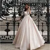 Sheer Half Sleeves A-Line Champagne Bröllopsklänning Lace Appliques med knappar Tillbaka Custom Spring Bride Gowns 2021 Robe de Marie
