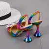 Sukienka Buty 2021 Rainbow Color Kobiet Sandały Szpilki Palec Słońce Styl Rhinestone Wysokie Obcasy Poszeńskie Spike Heel Slingback Pumps1