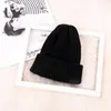 남성 여성을위한 모자 겨울 한국어 창조적 인 새로운 캔디 컬러 스웨터 모직 모자 캔디 컬러 따뜻한 수직 줄무늬 니트 모자