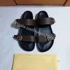 Großhandel Designer Mann Slipper Mode 2 Riemen mit angepassten Goldschnallen Frauen Sommer Flip Flops 35-46 Box und Staubbeutel