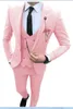 Мода красного Groom Tuxedos Пик нагрудной Slim Fit дружка свадебных смокинги мужчины Пром куртка Blazer 3 шт Костюм (куртка + штаны + Tie + Vest) 33