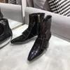 2020 New Lady Ankel Boots British Style Pekade Toes Head Lokomotiv Stövlar Läder Metall Bälte Spänne Tjock Heel Martin Boots