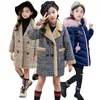 2020 Sonbahar Kış Kız Kıllı Ceket Moda Tasarım Uzun Coat Kızlar Çocuklar için Giyim Kılavuzu Desen 4 ila 12 yaşında LJ200828