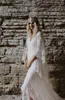 2023 High Low Low Bohemian Spets Wedding Dresses Sexig illusion Back Split Front V Neck Boho Beach Bride Dress Halfehepes Chic Country Style Brudklänningar