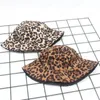 Летний Leopard Реверсивный два боковых замша ковша Hat Мужчины Женщины Открытый Рыбалка Hat леди Девушки Мода Панама Женский Боб ВС Hat