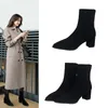 2020 Vinterkvinnor Stövlar Fashion Slip-On Black Mid-Calf Boots Spetsade Toe Suede-High Heel Square-Heel Women's Botas Mujer1