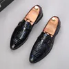 2020 Männer Krokodilmuster Gürtelschnalle Oxfords lässige Schuhe Männliche Heimkehrkleid Hochzeit Prom Schuhe Sapato Soziale Zapatos