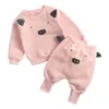 2020 Autunno inverno nuovi set per bambini Girls Boys Cotton Hoodieharem Pants Animal Abite spesse abiti da neonato vestiti per bambini E81633016147