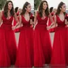 Kırmızı Derin V Yaka Gelinlik Modelleri 2020 Dantel Aplike Tül Boncuklu Kat Uzunluk Şerit Custom Made Maid of Honor Elbise Plus Size