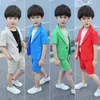 Costume à manches courtes pour enfants d'été ensembles garçons Performance Costume de fête d'anniversaire enfants Blazer Shorts pantalon robe tenues hébergées