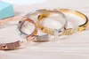 Série de anel e pulseira Decorações femininas Praça quadrada Four Star Bracelet Creative Opening Bracelet Diamond Love Bangle3894973