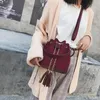 Hohe Qualität Frauen Wildleder Schulter Tasche Quaste Eimer Taschen Für Damen Mädchen Umhängetaschen Sac EIN Haupt Femme Mode Handtasche