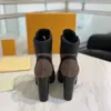 مارتن الأحذية النسائية الأحذية البريطانية 2021 قاطرة واحدة سميكة أسفل عالية هيل قماش قصيرة