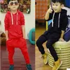 Gratis Shippi Brand New Autumn TrackSuit Kids kläder Hoodies Set Barn Sport kostym Kostymer Boys Tjejer Sweatshirt + Pants Fleece