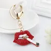 2021 Mode sexy Rose Red Lippenkristall Zigarette Zigarette Schlüsselbund Charm Anhänger Strass und Handtasche Handtasche Schlüsselkette Kreatives Geschenk18777519