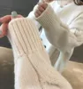 Malhas das Mulheres Tees Outono e Inverno Estilo Lazy Estilo V-Pescoço Meio-Comprimento Twist Knit Camisola Solta Mulheres Cardigan All-Match Revestimento Mulheres 2021