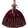 Retro Vintage wysokiej szyi zimn-ramię tuleje trzepotowe Quinceanera Sukienka Burgundii Tulle Mistrzali Złoto Corded Aplikacje