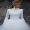 Branco Gola alta Mangas compridas Vestidos de noiva muçulmanos Vintage Renda Uma linha Vestidos de casamento princesa noiva