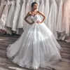 E Jue Shung Chic White Ball Gown Bröllopsklänningar Sweetheart Ärmlös Lace Up Back Tulle Bridal Dresses Vestidos de Novia