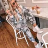 Tie Dye Velvet Tracksuit Kvinnor Två Piece Set Höstkläder Långärmad Top och Byxor Pyjamas kostym Kvinna Lounge Wear Outfits