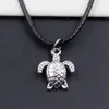 Bezpłatny statek 20 sztuk / partia Antique Silver Turtle Tortoise Sea Choker Charms czarny skórzany naszyjnik DIY