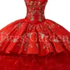 Mooie Sweetheart Horse Rach Borduurwerk Quinceanera Jurk Charro Mexicaanse Medaillons Insignia Overlay en Dichte Organza Ruffles Sweet 16 Dress XV Party