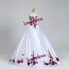 Blanc Satin Charro Quinceanera Robe 2021 Vintage Robes De Bal Pour Femmes Formelles Rouge Vert Floral Dentelle Bal Graduation Doux 15 Robe Longue