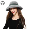 gray trilby hat