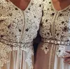 Elegant Champagne Marockansk Kaftan Mor av bruden Klänningar Appliques Lace Pärlor Muslim Groom Mödrar Formell Wear Lång Bröllop Gästklänning