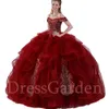 Fantastisk av axel Silver Corded Applique Quinceanera Klänning Trimmad HorseHair Ruffles Vin Röd Tulle Sweet 16 Party Gown Bourgogne