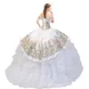 Bonito Sweetheart Charro Insígnia Quinceanera Vestido Padrão Padrão Floral Applique Medalhões Peplum Sobreposição Bola Vestido para XV Girl