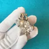 Broche abeille Vintage avec timbre pour femmes et filles, en cristal, lettre abeille, costume, épingle à revers, bijoux de qualité supérieure, accessoires 263B