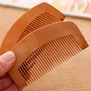 Anpassad Pocket Hair Beard Comb Peach Wood Fine Tooth Care Styling Tool Anti Static Premium Brush Anpassad Din logotyp Smal tjocka hårborste Kammar för män Grooming Pet