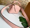 العلامة التجارية Capucines Women Cow Leather Counter Bag Fashion Taurillon Golden Buckle Messenger Totes Crossbody Retro Mini Handle Book EV5184204