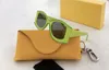 Womens Sunglasses voor Dames 616487 Mannen Zonnebril Modestijl Beschermt Eyes UV400 Lens Topkwaliteit met Case