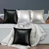 coussins de chaise blanche noire