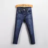 到着デザイナーバッグLuxurys Mens Jeans Autumn Style Slim-Leg Jean Fashion Men PantsビジネスレジャーズボンUS EUサイズW29-W40283R