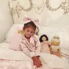 子供の赤ちゃんの子供の女の子サテンソリッドカラーパジャマセットランガームバットタウンカラーボタンDecro Sleep Suit5404425