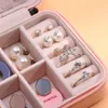 Travel Jewelry Box Organizer PU Skórzany Wyświetlacz Przechowywanie Case Dla Naszyjnik Kolczyki Pierścionki Uchwyt Biżuterii Prezent Przechowywania Skrzynki Rra3567