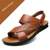 2020 Fashion Mens Summer Classic Sandaler Äkta Läder Strand Casual Bekväm Slip-On Fritid Vivet Two-Way Wearing Shoes