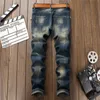 2020 новый бренд мужчины европейский американский стиль тигр вышивки колени отверстия высокого качества мужчин джинсы размером 29-38 # 0795