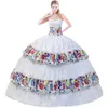 Belle chérie dentelle et broderie multicolore robe de Quinceanera princesse blanc taille naturelle étage longueur jupe à plusieurs niveaux