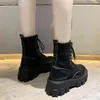 Patente de couro preto alta plataforma botas de moda martin botas mulheres 2020 antiderrapante resistente ao desgaste sola tornozelo botas senhoras