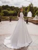 エレガントなサテンのウェディングドレスバトーロングスリーブレースの花嫁のガウンイスラム教徒のアップリケ結婚式のガウン覆われたvestido de Novia 2020