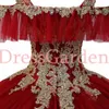 Dual Straps Fladder Sheer Tulle Collar Quinceanera Klänning Vin Röd Med Guld Appliqued Young Girl 15th Party