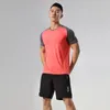Rashguard Eşofman İçin Erkekler Futbol Eğitim Running 2 Parça Set Jersey Spor Salonu tişörtler ayarlar + Şort Egzersiz Koşu Spor