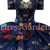 Belle robe de quinceanera charro de magnifique Western Mexican Bleu Navy Multicolore Multicolore Brodé Floral Détachble 2 pièces